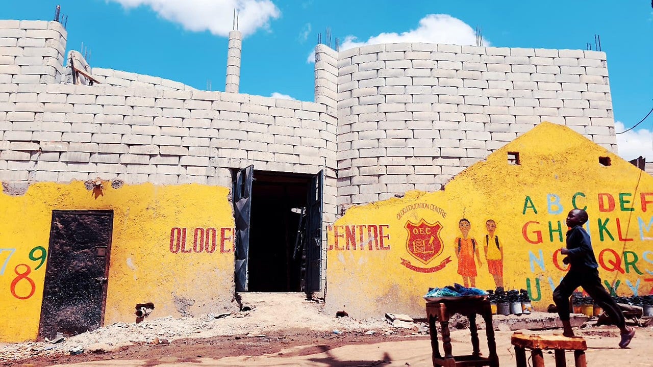 <p>The "TwistBlock Moulds" formwork system co-developed by PERI and the non-proft start-up "Start Somewhere" has won the German Innovation Award 2021&amp;nbsp;in the category "Building &amp; Elements".&amp;nbsp;The new formwork system&amp;nbsp;aims to sustainably improve living conditions in slums all over the world.&amp;nbsp;</p><br/>